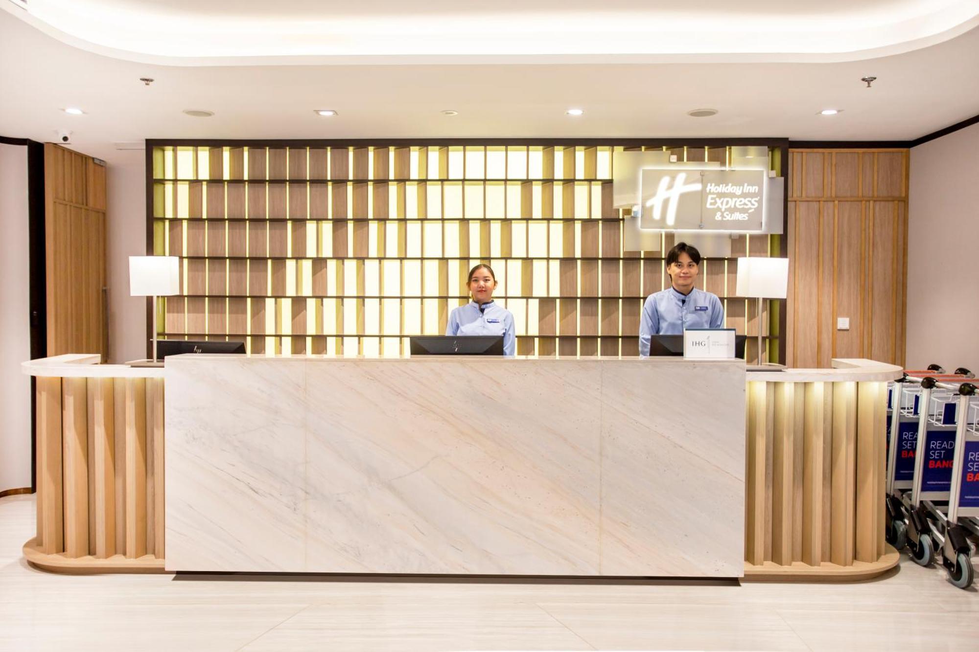 Holiday Inn Express & Suites Bangkok Central Pier By Ihg Banguecoque Exterior foto