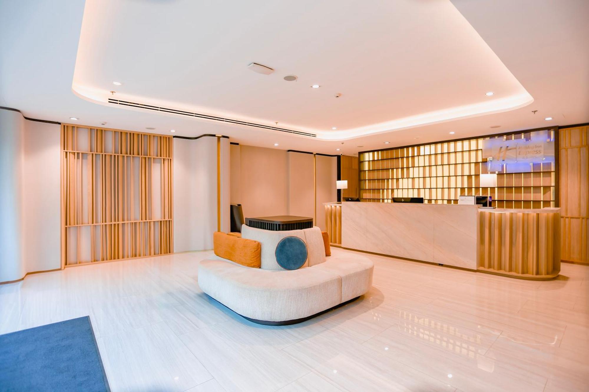 Holiday Inn Express & Suites Bangkok Central Pier By Ihg Banguecoque Exterior foto