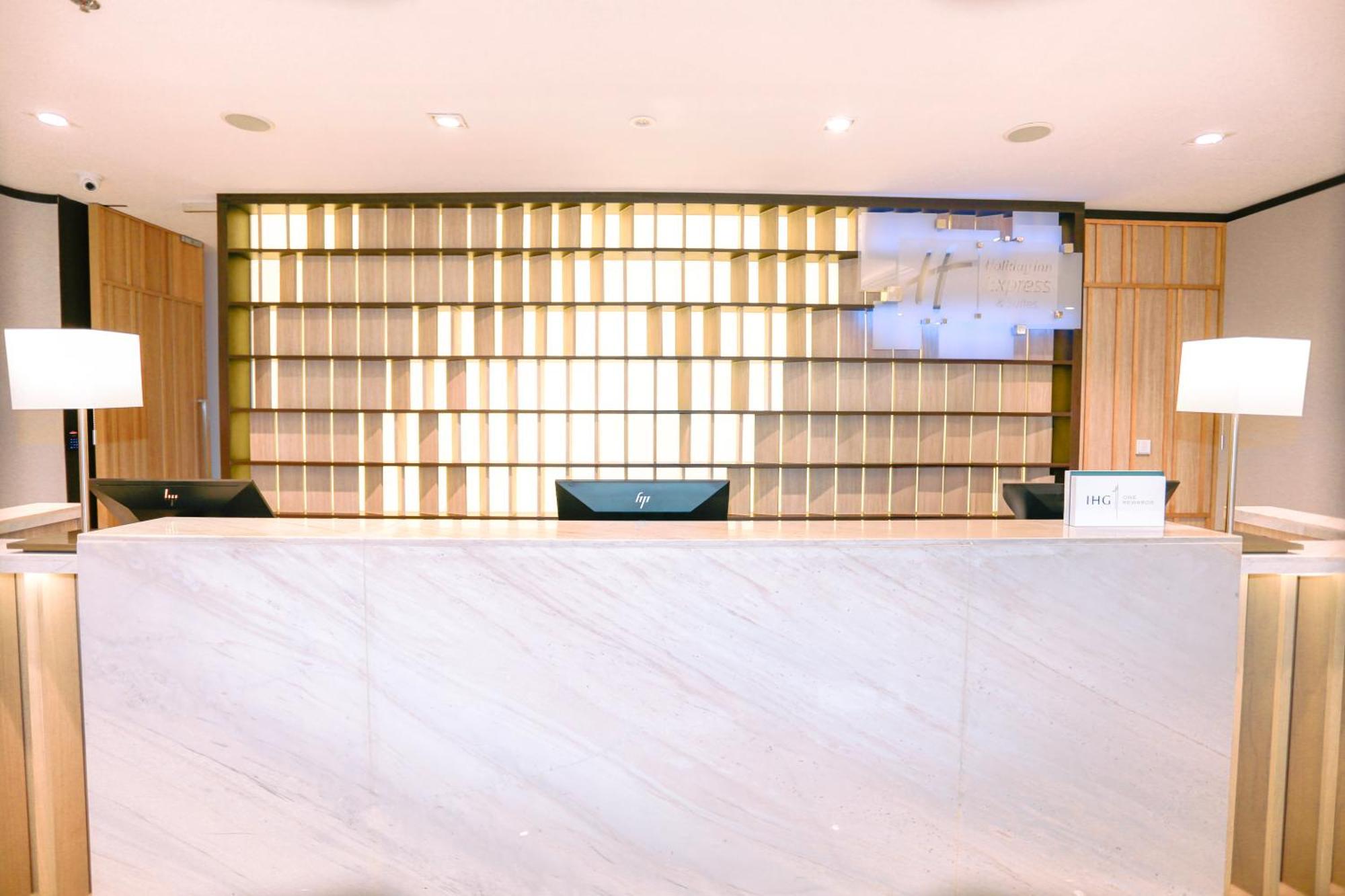 Holiday Inn Express & Suites Bangkok Central Pier By Ihg Banguecoque Exterior foto